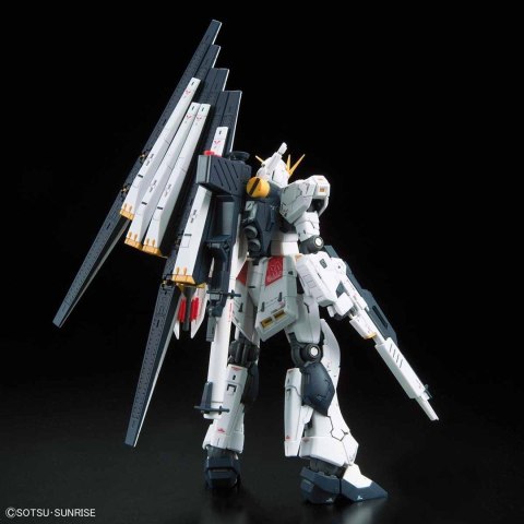 Figurka kolekcjonerska BANDAI RG 1/144 RX-93 NU GUNDAM