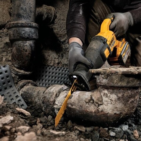 DeWALT DCS389NT piła szablasta 3000 spm Żółty